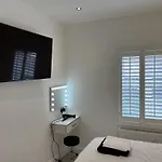 Dom wakacyjny Cottage-sleeps 5-parking-near Beach-fireplace *