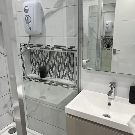 펜션 Cottage-sleeps 5-parking-near Beach-fireplace