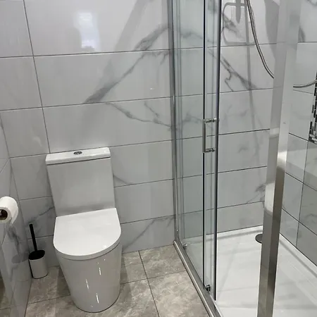 Cottage-sleeps 5-parking-near Beach-fireplace Buncrana