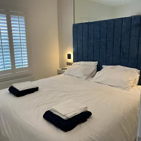 펜션 Cottage-sleeps 5-parking-near Beach-fireplace