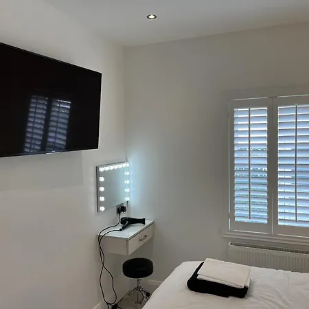 펜션 Cottage-sleeps 5-parking-near Beach-fireplace *