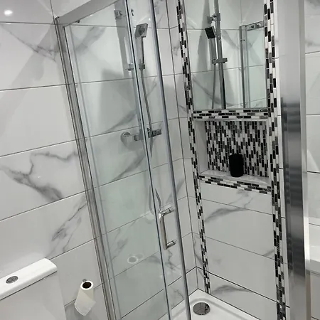 Cottage-sleeps 5-parking-near Beach-fireplace * Buncrana