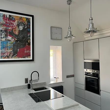 Cottage-sleeps 5-parking-near Beach-fireplace 번크라나