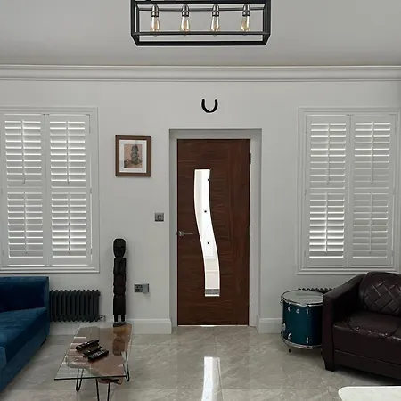 펜션 Cottage-sleeps 5-parking-near Beach-fireplace *