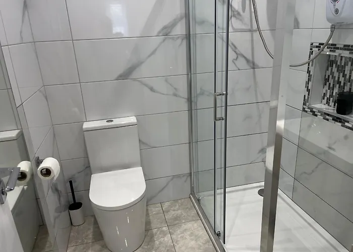 Cottage-sleeps 5-parking-near Beach-fireplace バンクラナ