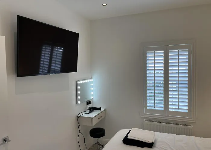 別荘 Cottage-sleeps 5-parking-near Beach-fireplace *