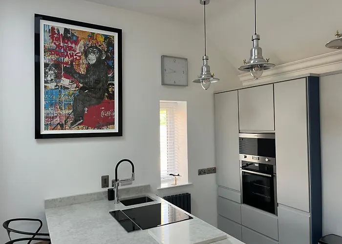 Cottage-sleeps 5-parking-near Beach-fireplace バンクラナ