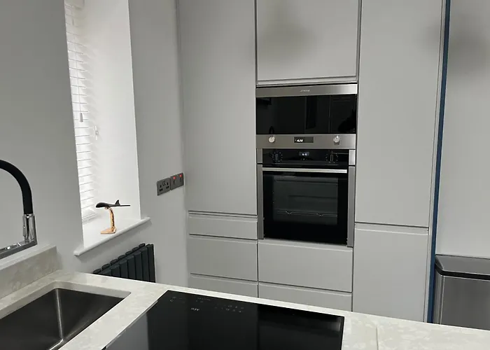 Cottage-sleeps 5-parking-near Beach-fireplace * バンクラナ